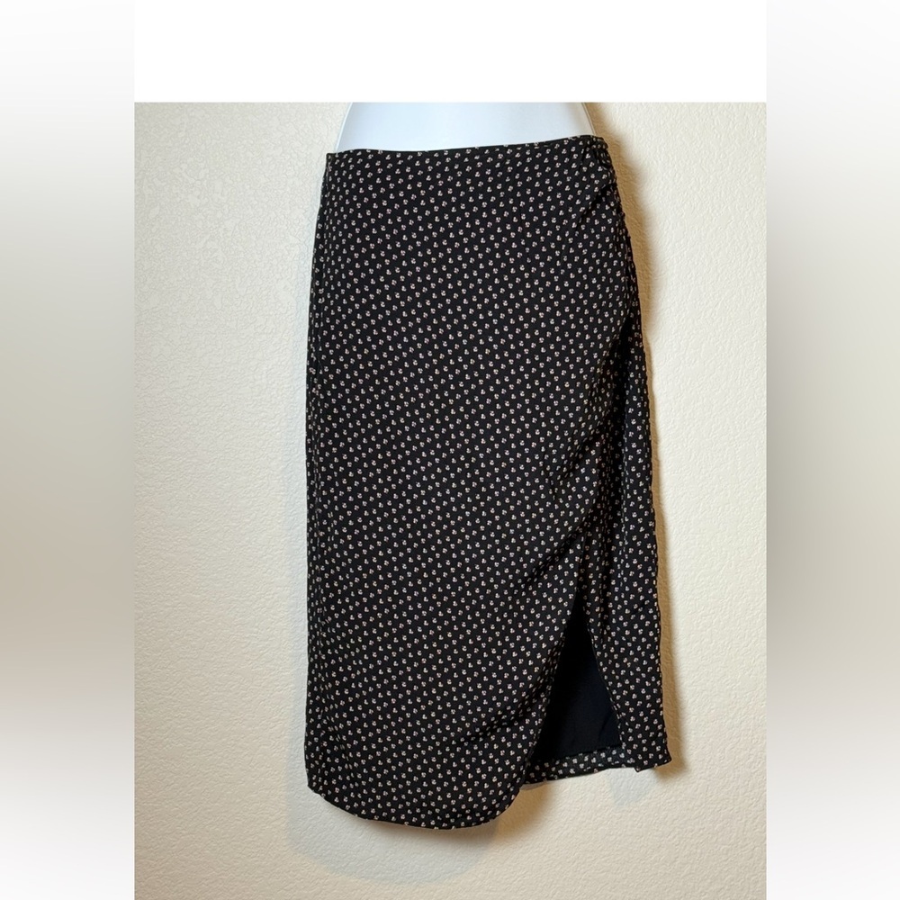 ABERCROMBIE & FITCH Floral Black and White Pencil Skirt W/Slit Women’s Sz S